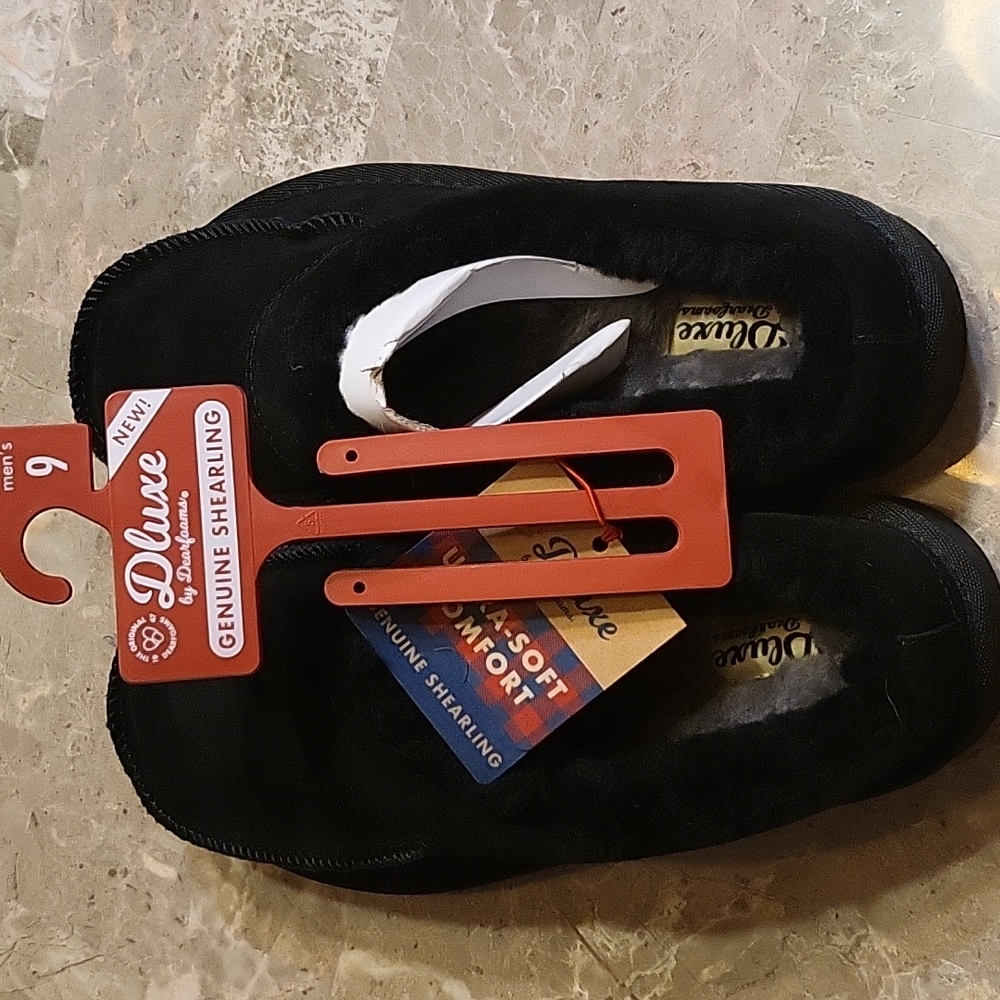 NWT men's slippers